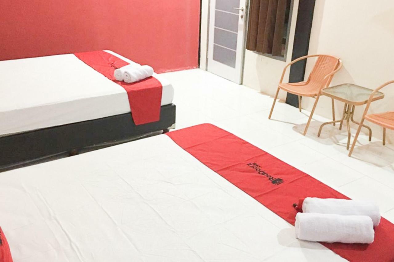 Reddoorz @ Simpang Lima Jupiter Hotell Sorong Eksteriør bilde